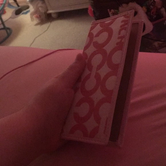 Baby Pink Coach Wallet💖 with checkbook holder - Picture 7 of 8